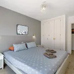 3 Bedrooms With Views *