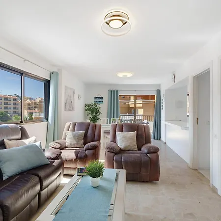 3 Bedrooms With Views *