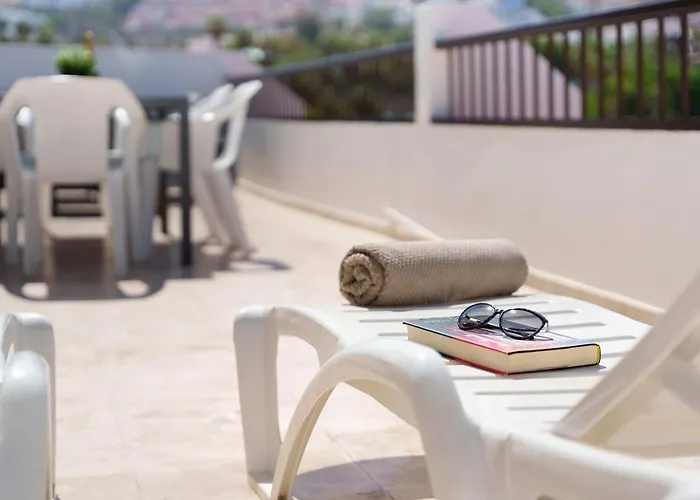 Дом отдыха 3 Bedrooms With Views Адехе