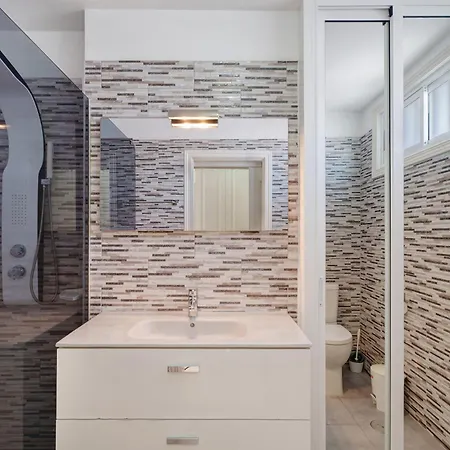 3 Bedrooms With Views