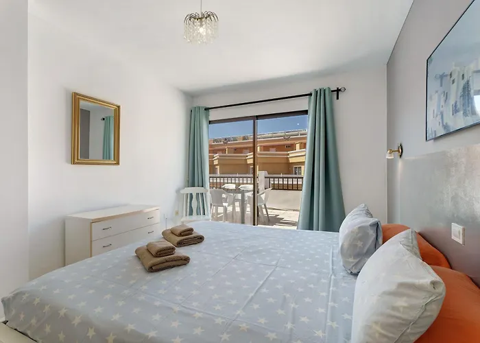 Semesterbostad 3 Bedrooms With Views