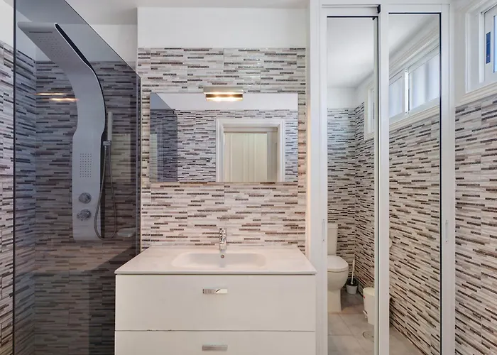 3 Bedrooms With Views 阿德耶